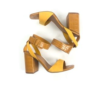 BAMBOO | Milestone Chunky Heel Sandals - Yellow